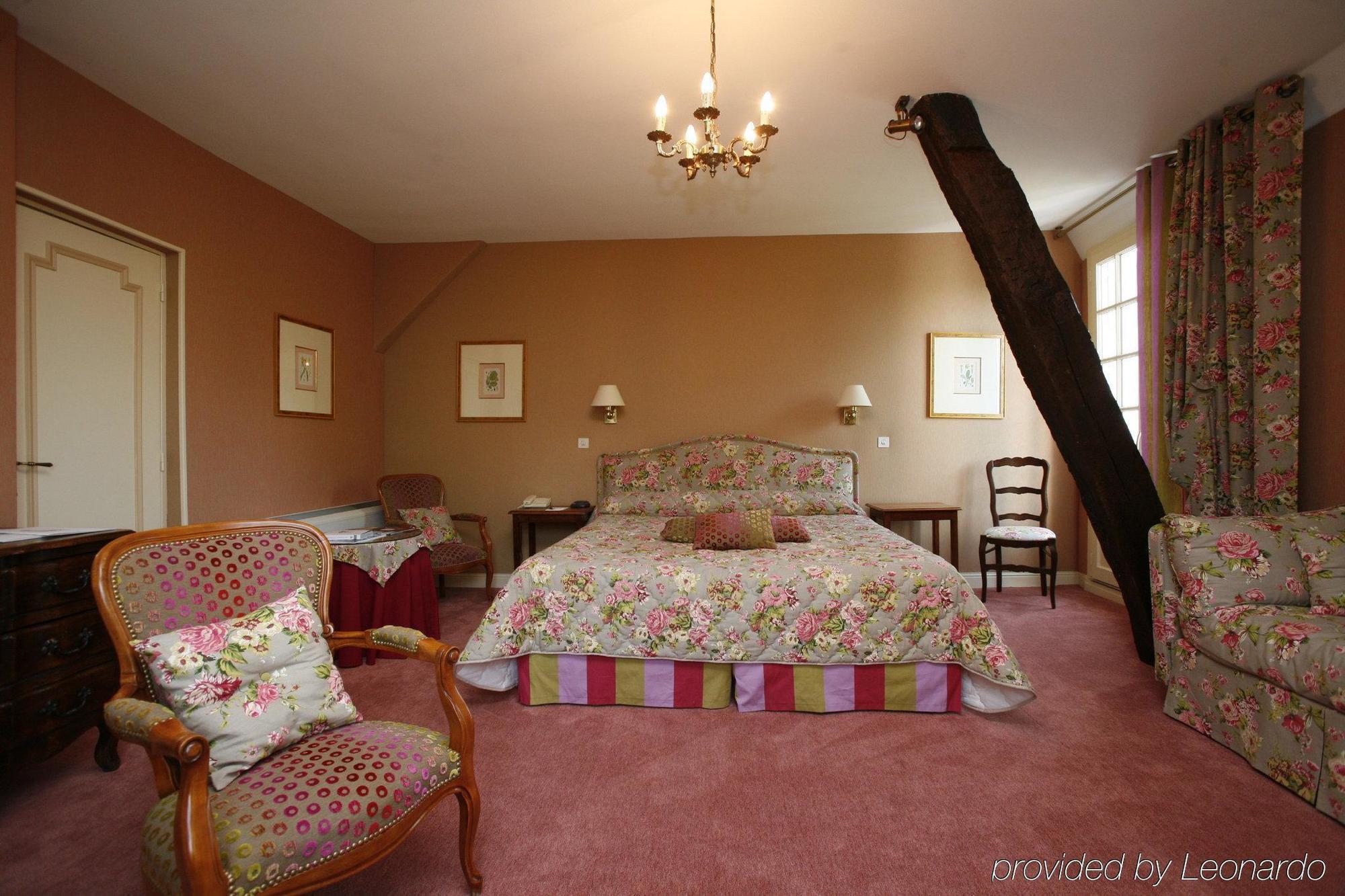 Hotel Chateau De Castel Novel - Les Collectionneurs Varetz Luaran gambar