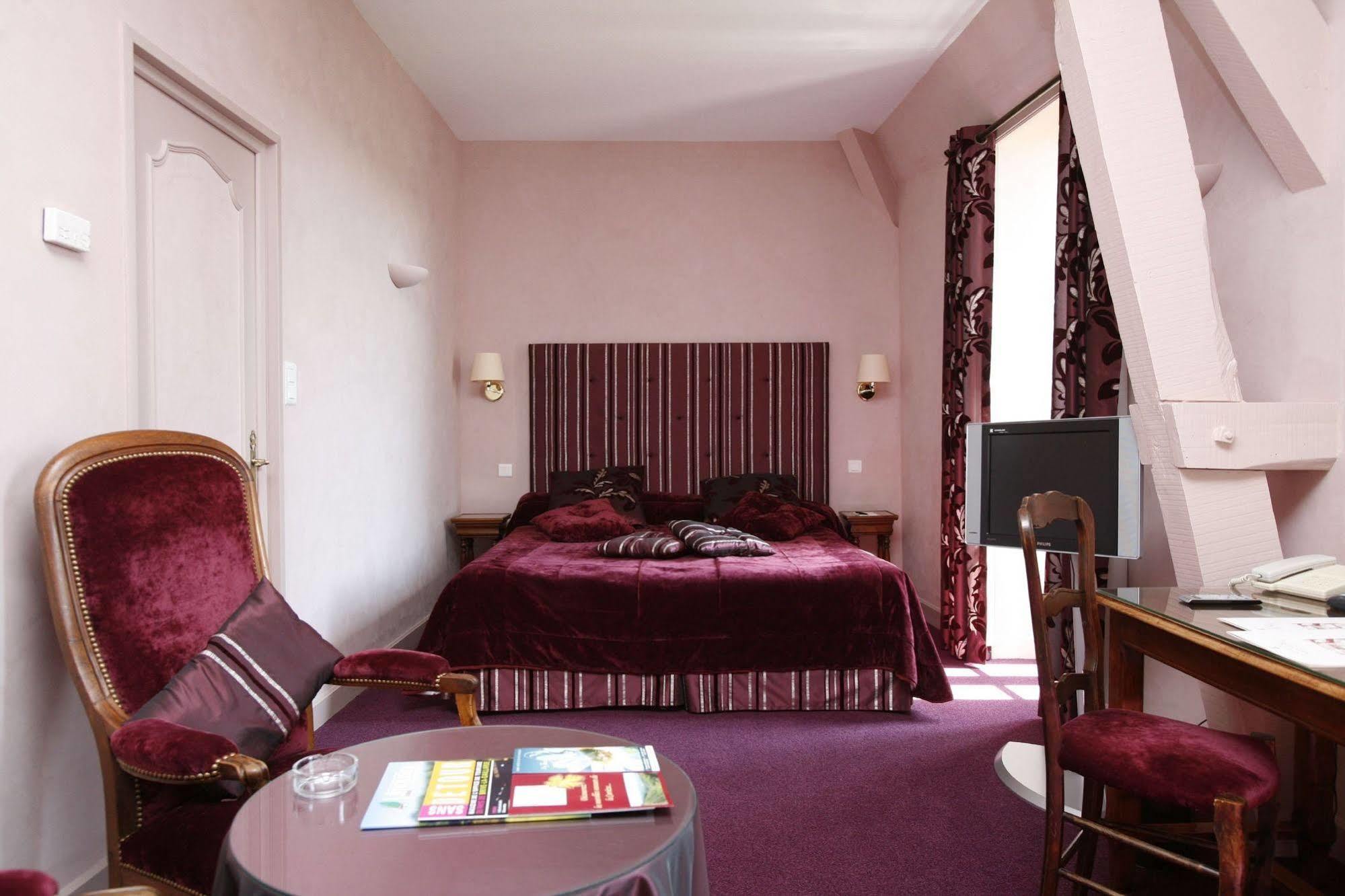 Hotel Chateau De Castel Novel - Les Collectionneurs Varetz Luaran gambar