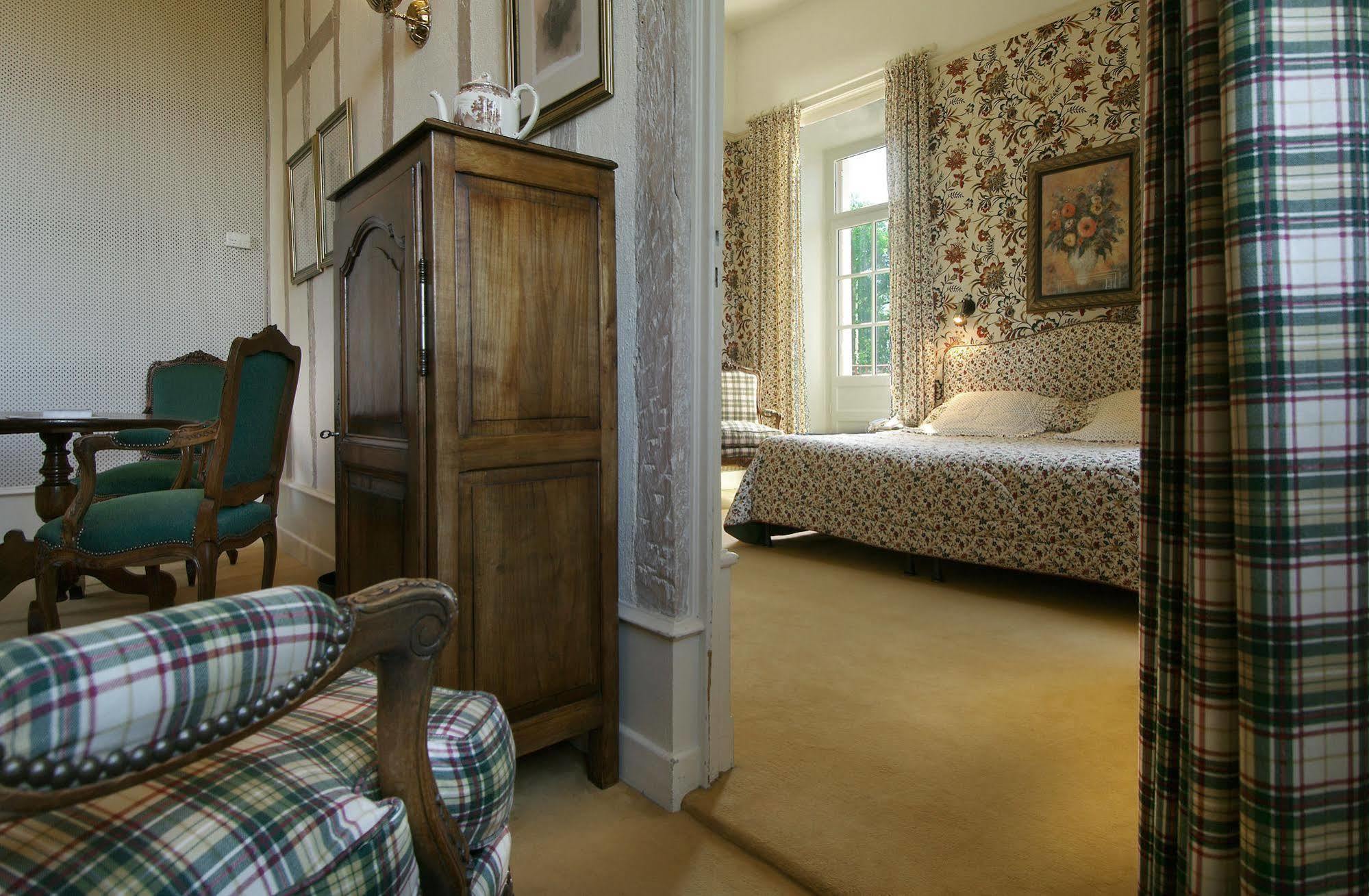 Hotel Chateau De Castel Novel - Les Collectionneurs Varetz Luaran gambar
